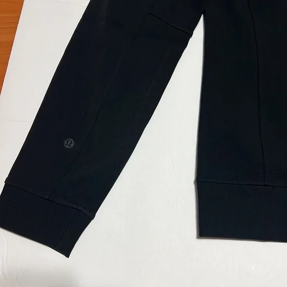 Lululemon Jacket - Picture 5 of 7